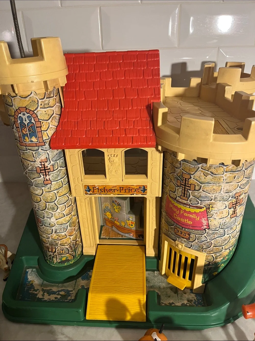 1974 Vintage Fisher Price Little People Play Family Castle #993